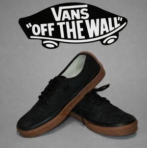 Vans Authentic Black Canvas Gum Sole Low Top Sneakers Men’s 8/Women’s 9.5